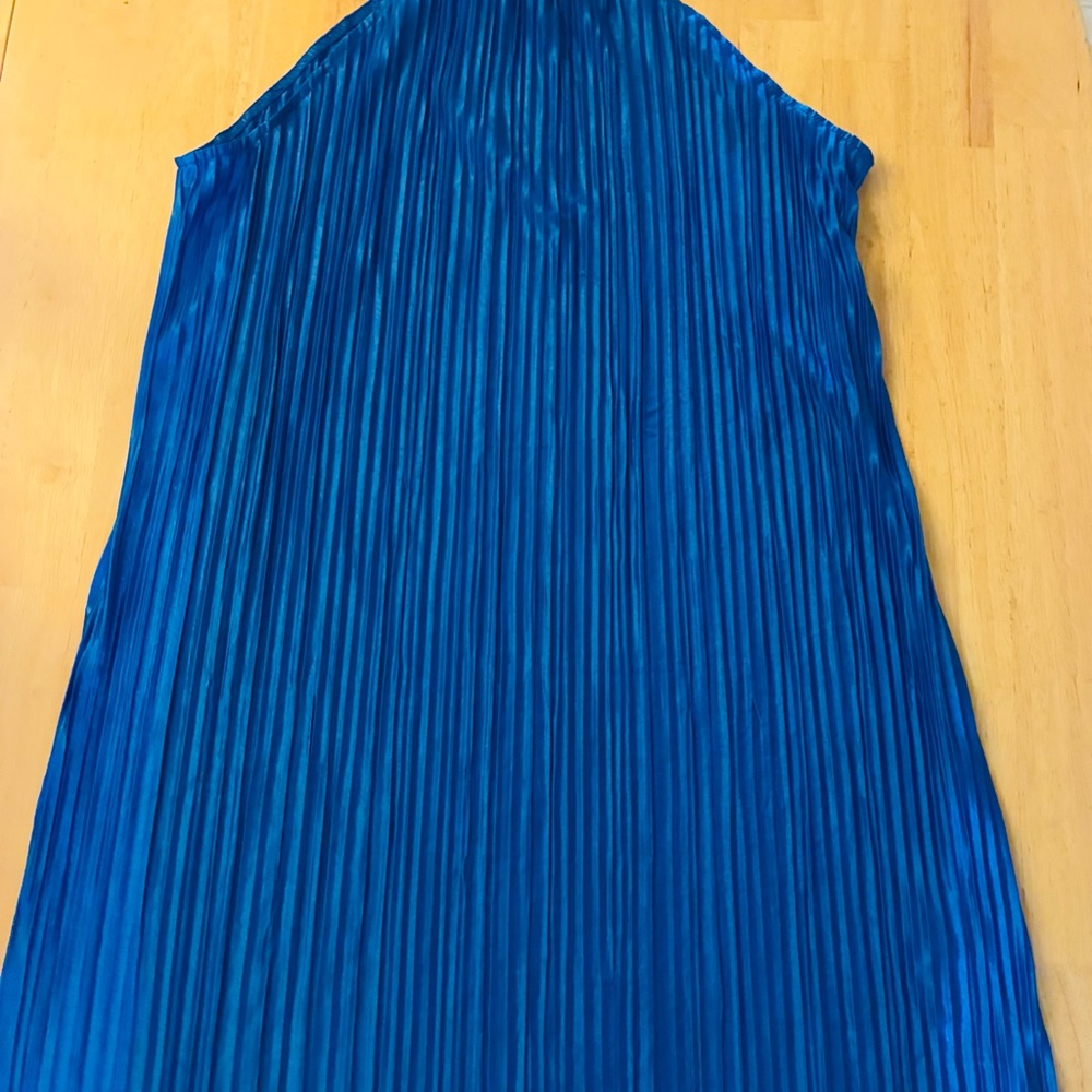 Elegant Blue Pleated Dress